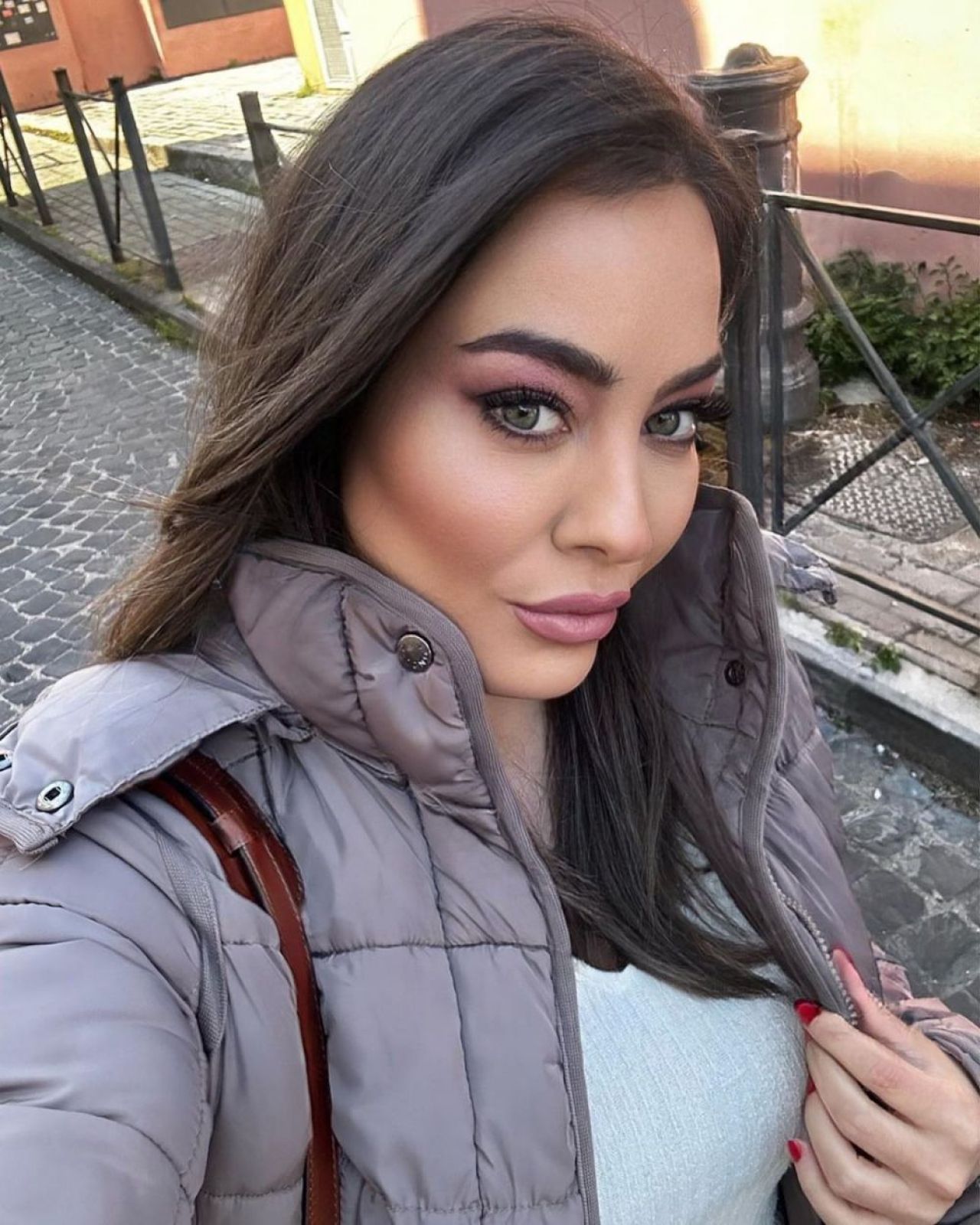 Cum să te mai uiți la meci când apare ea în tribune?! A întors privirile la AC Milan - Napoli _24