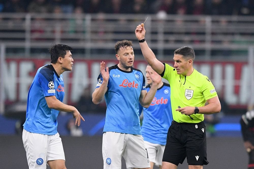 Fanii lui Napoli, plângere împotriva lui Istvan Kovacs: se cer daune uluitoare! Au intervenit avocații_7