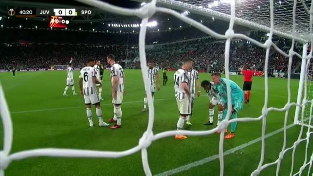 Panică la Juventus - Sporting. Lui Szczesny i s-a făcut rău și a părăsit terenul &icirc;n lacrimi