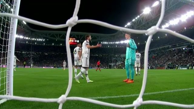 Panică la Juventus - Sporting. Lui Szczesny i s-a făcut rău și a părăsit terenul în lacrimi_6