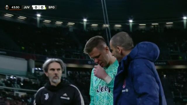 Panică la Juventus - Sporting. Lui Szczesny i s-a făcut rău și a părăsit terenul în lacrimi_11