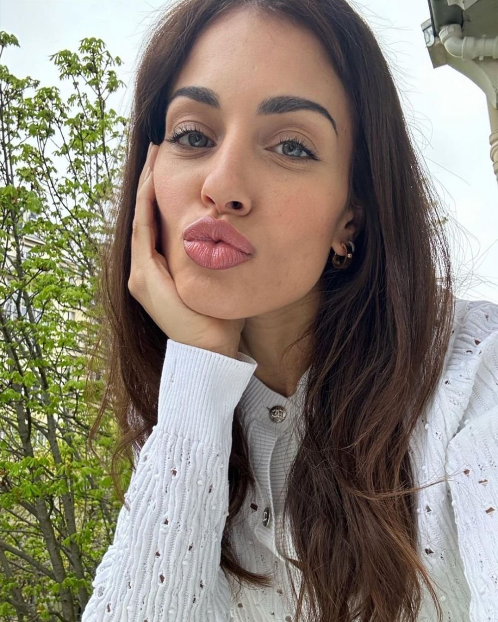 A crezut că dă lovitura după divorț și rămâne cu averea fotbalistului acuzat că ar fi violat o tânără! Șocul trăit când a aflat unde se află averea milionarului_16