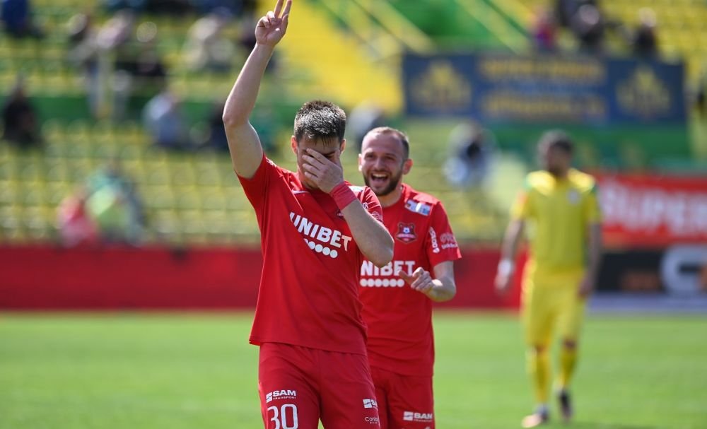 CS Mioveni - Hermannstadt 0-2. Dubla lui Daniel Paraschiv îl trimite pe Dică spre Liga 2_4