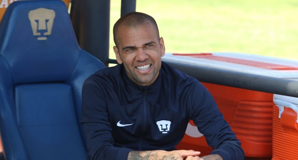 Prietenul lui Dani Alves iese la atac și face mărturii despre t&acirc;năra care &icirc;l acuză de viol pe brazilian: &bdquo;A venit și s-a lipit de el!&rdquo;&nbsp;