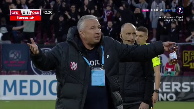 Dan Petrescu, un car de nervi în prima repriză cu Sepsi! A văzut imediat cartonașul galben după ieșirea sa _30