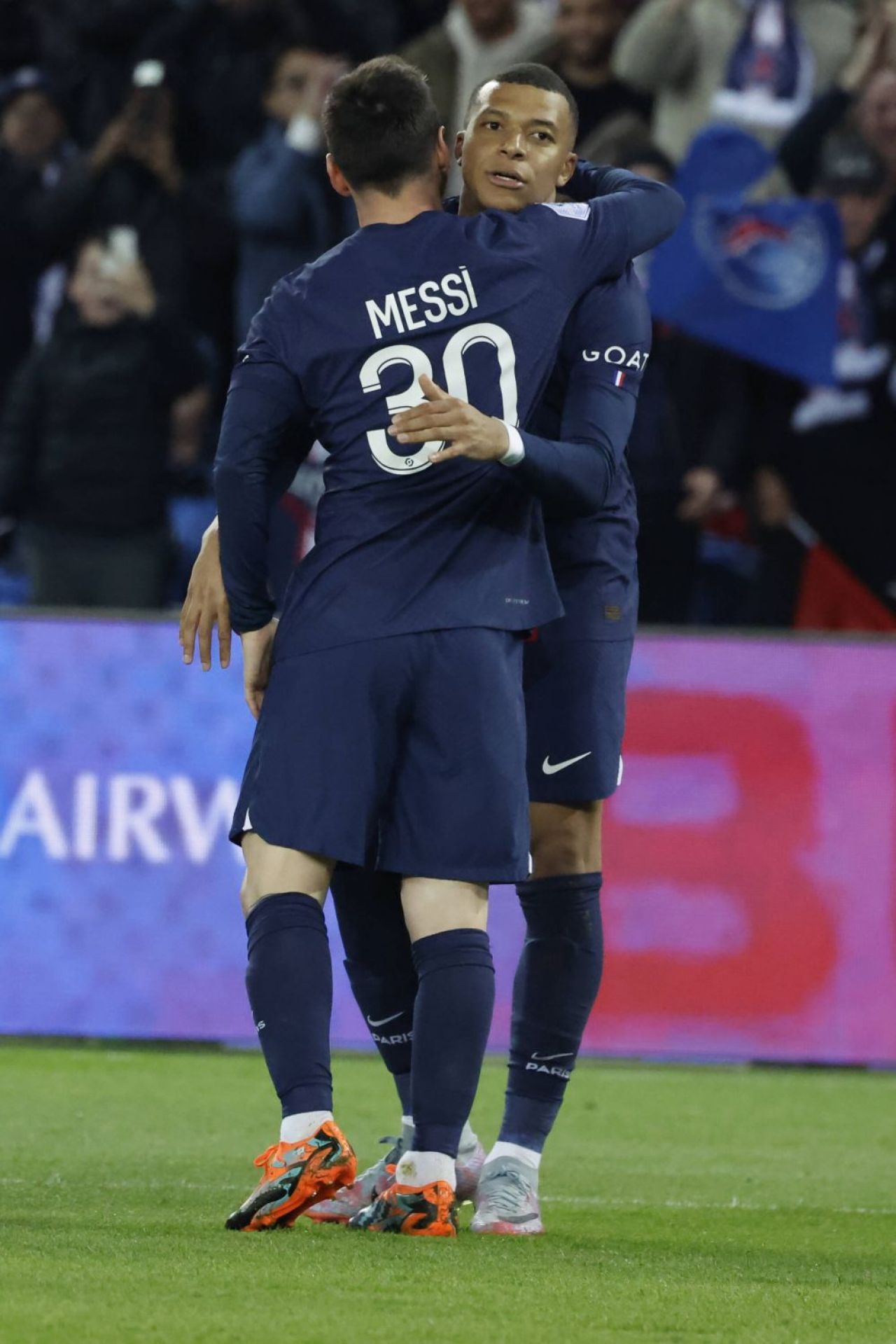 Victorie fără probleme pentru PSG cu Lens după ce oaspeții au rămas în inferioritate! Messi și Mbappe au marcat _1