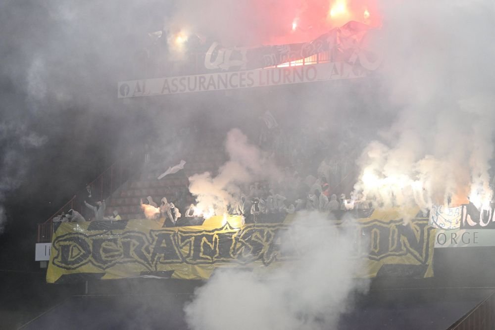 Imagini șocante! Fanii au aruncat cu șobolani morți în tribune la meciul Standard Liege - Charleroi _5