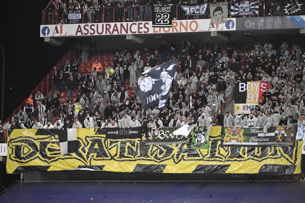 Imagini șocante! Fanii au aruncat cu șobolani morți în tribune la meciul Standard Liege - Charleroi _8