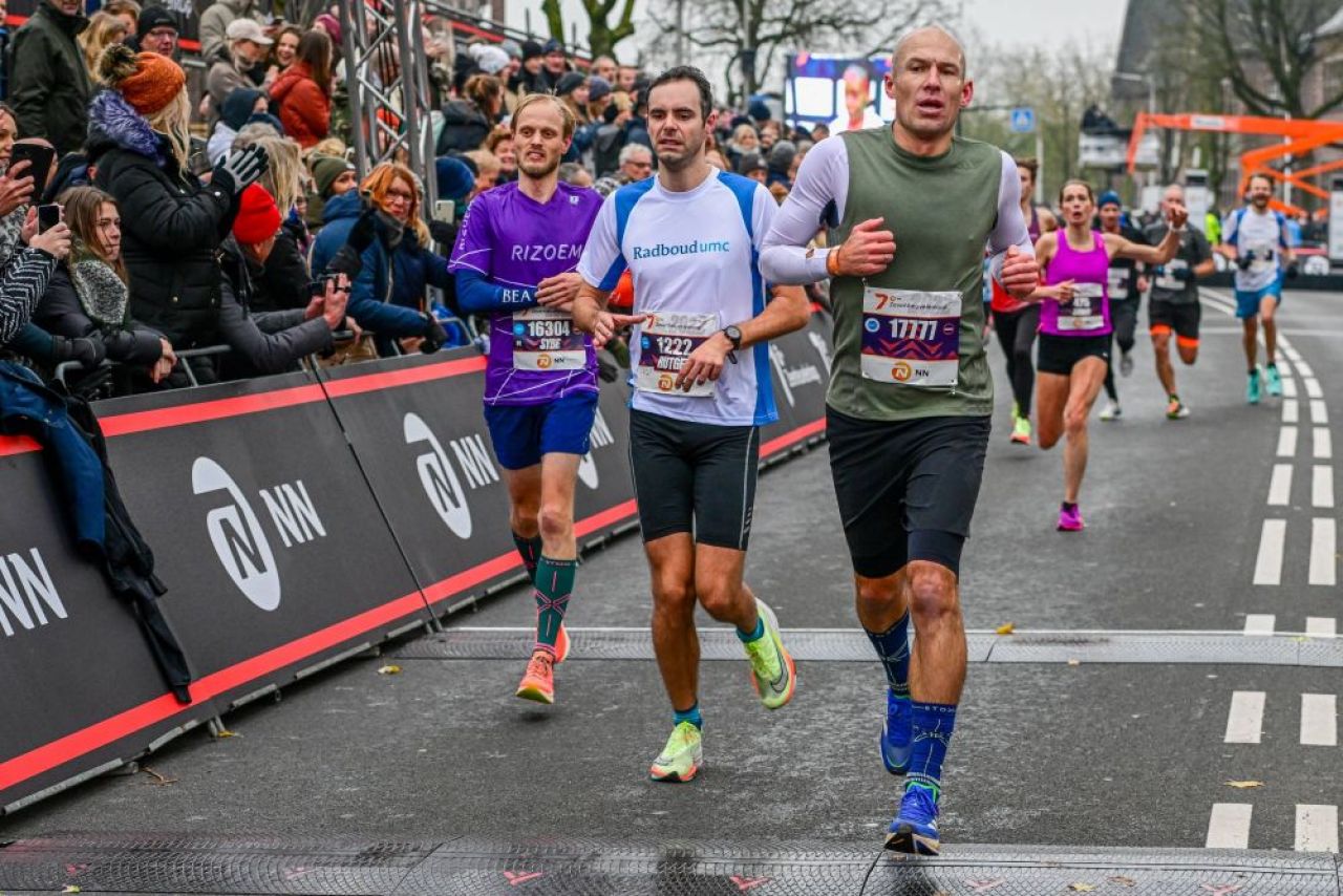 Robben, lecție de ambiție la 39 de ani! Olandezul a terminat zâmbind Maratonul de la Rotterdam. La ce timp a ațipit cronometrul_6