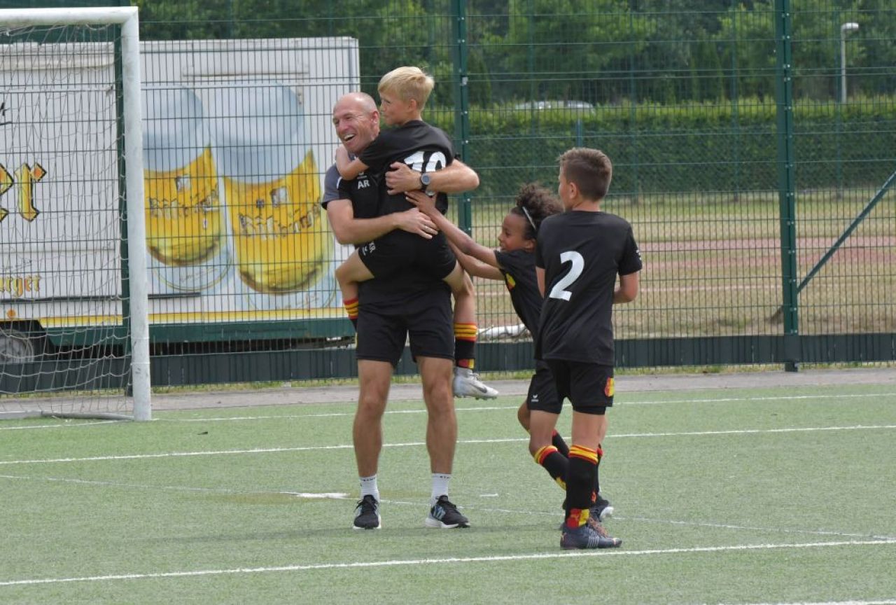 Robben, lecție de ambiție la 39 de ani! Olandezul a terminat zâmbind Maratonul de la Rotterdam. La ce timp a ațipit cronometrul_11