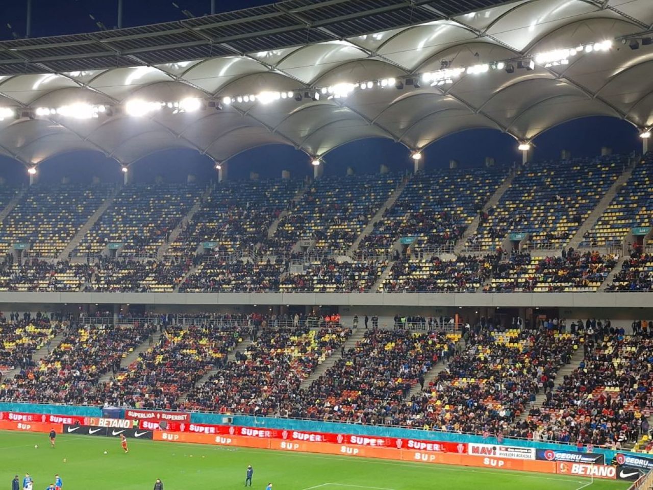 Banner exploziv îndreptat de fanii FCSB către CSA Steaua_2