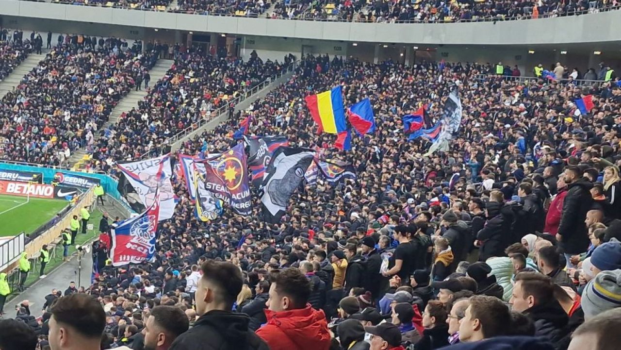 Banner exploziv îndreptat de fanii FCSB către CSA Steaua_5