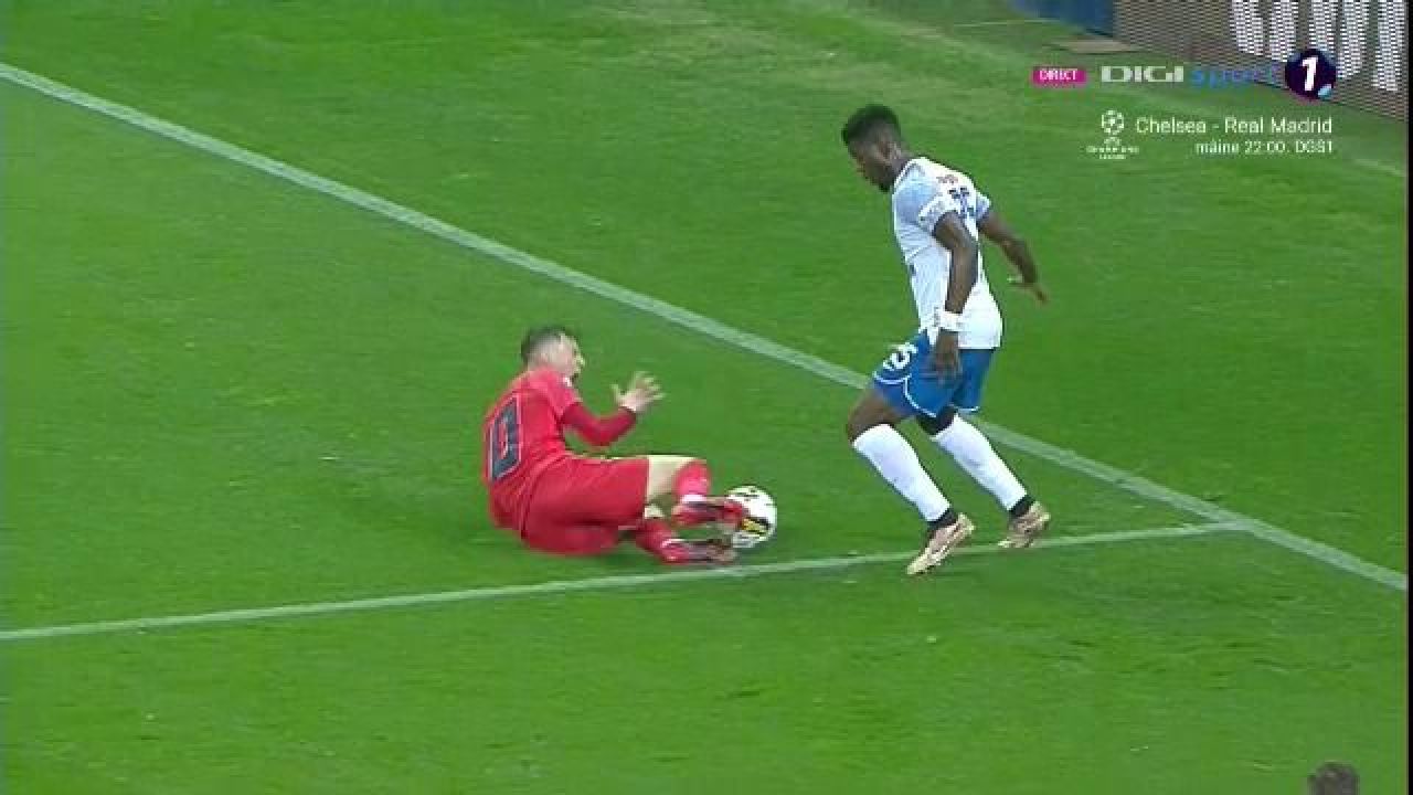 Istvan Kovacs a dictat penalty după ce a consultat VAR-ul în FCSB - Farul. Ce s-a întâmplat_4