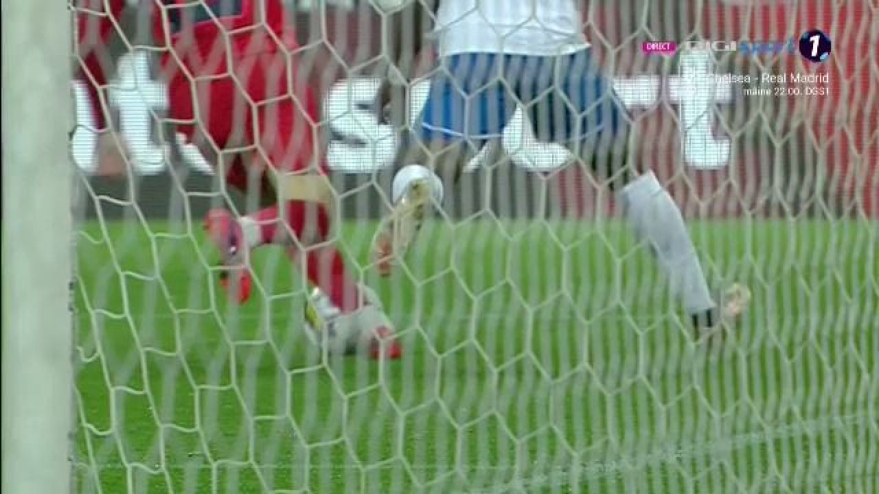 Istvan Kovacs a dictat penalty după ce a consultat VAR-ul în FCSB - Farul. Ce s-a întâmplat_6