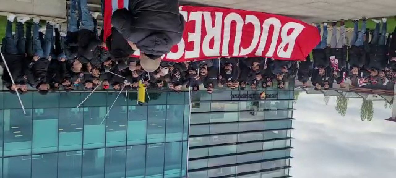Fanii dinamoviști au pus stăpânire pe București! Spectacol total în drum spre Ghencea. „Înțepături” spre marea rivală!_16