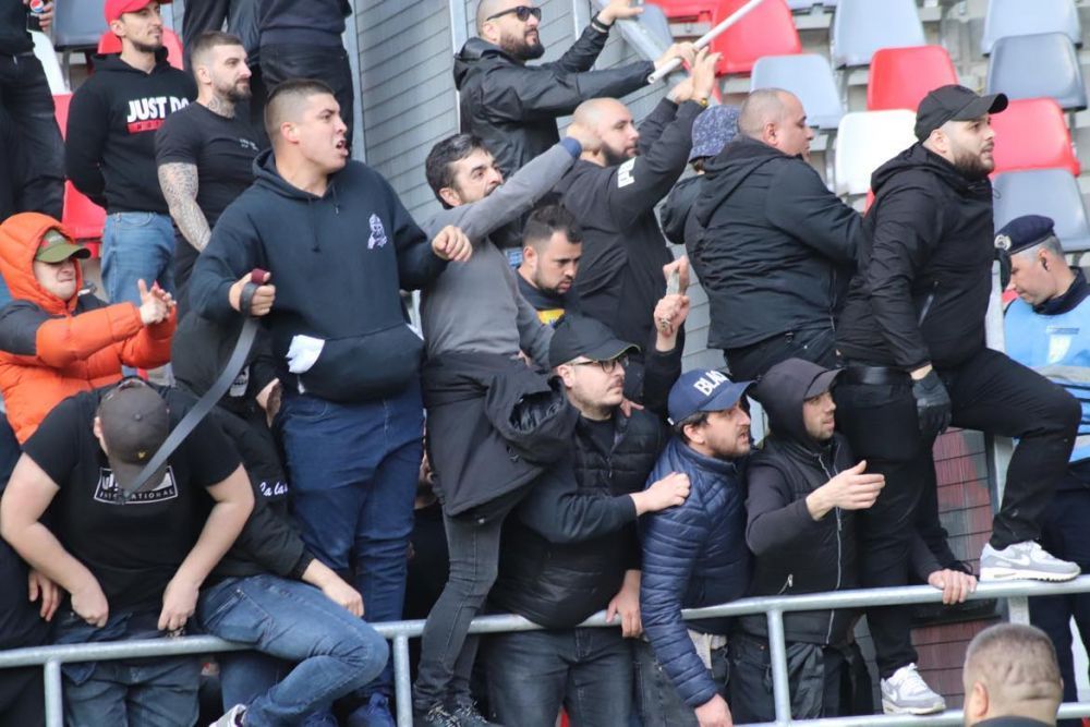 Coregrafie splendidă oferită de galeria CSA Steaua! _8