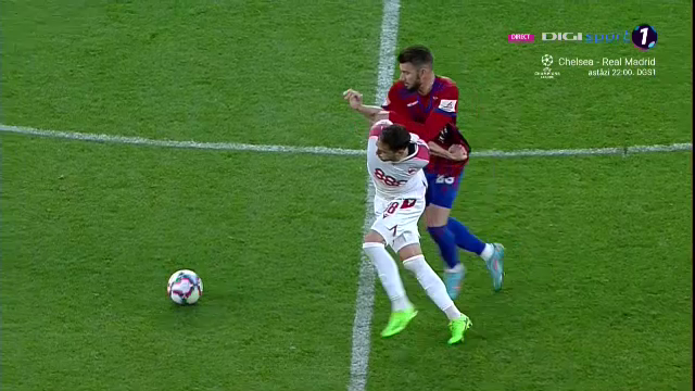 S-au încins spiritele în Steaua - Dinamo! Chuncukov s-a luat la harță cu jucătorii adverși_23