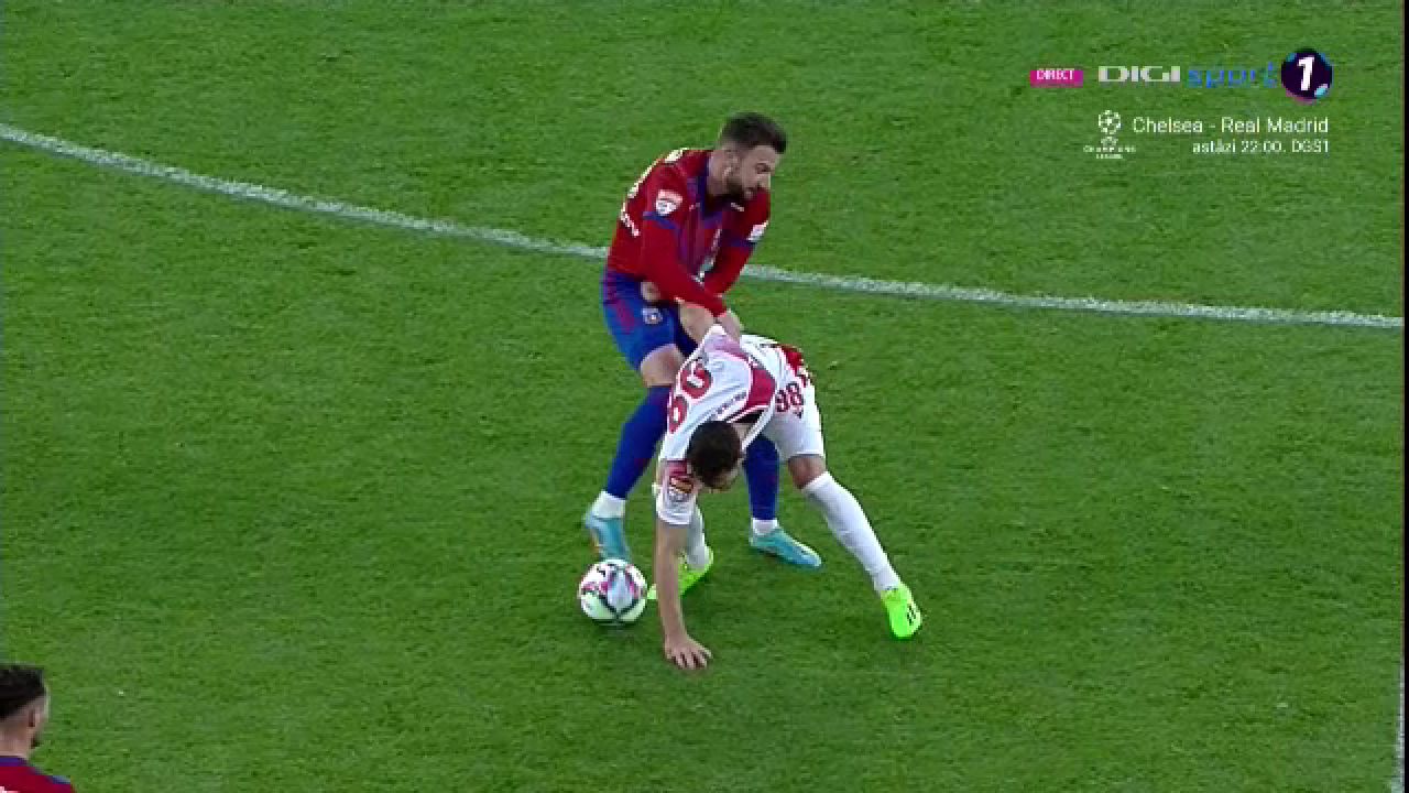 S-au încins spiritele în Steaua - Dinamo! Chuncukov s-a luat la harță cu jucătorii adverși_32