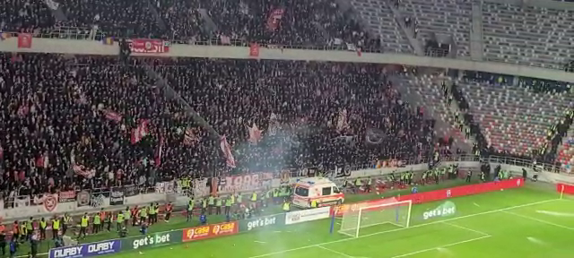 Panică în tribunele stadionului din Ghencea! Ambulanța, chemată să intervină de urgență_10