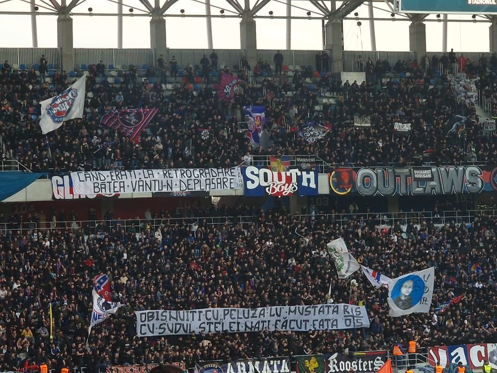 Spectacol la CSA Steaua - Dinamo: „Stați prin tribunale și vă amăgiți, asta nu e Steaua pe care o iubiți! / Când erați la retrogradare, bătea vântul în deplasare!”_2