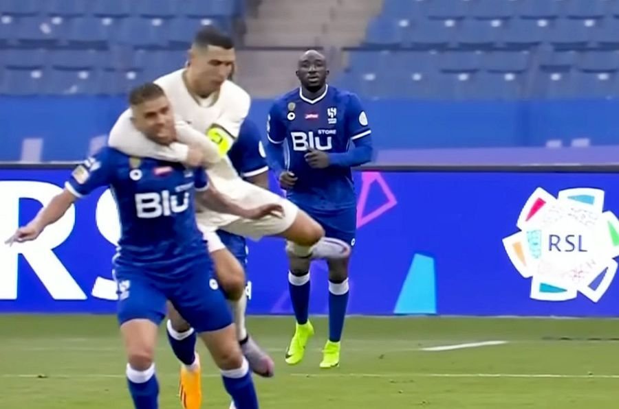 Cristiano Ronaldo, fotbal și UFC &icirc;n Arabia Saudită! Fault de zile mari al portughezului &icirc;n derby-ul pierdut de Al-Nassr &icirc;n fața lui Al-Hilal
