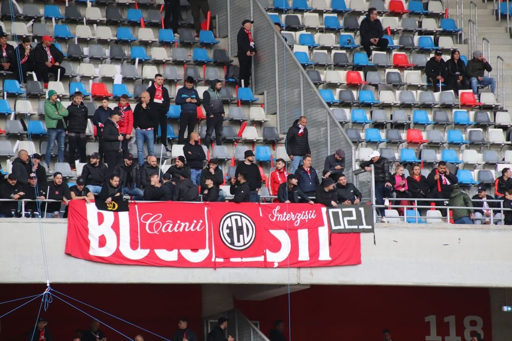 Duel colosal între galerii la Steaua - Dinamo! Sute de bannere, coregrafii, torțe și spectacol în tribune_3