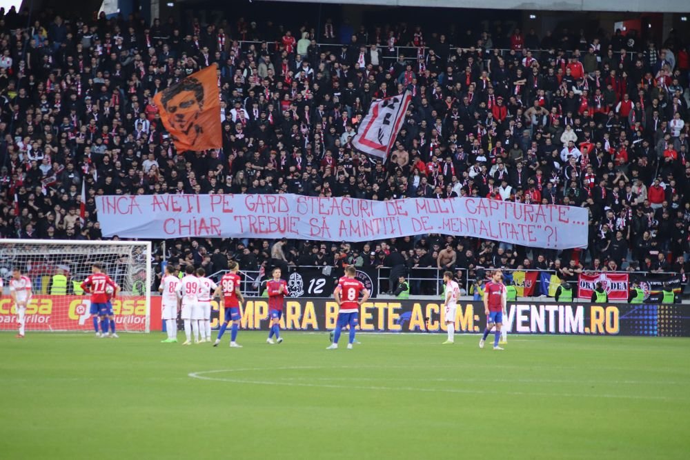 Duel colosal între galerii la Steaua - Dinamo! Sute de bannere, coregrafii, torțe și spectacol în tribune_13