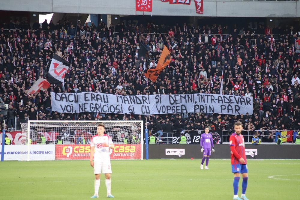 Duel colosal între galerii la Steaua - Dinamo! Sute de bannere, coregrafii, torțe și spectacol în tribune_24