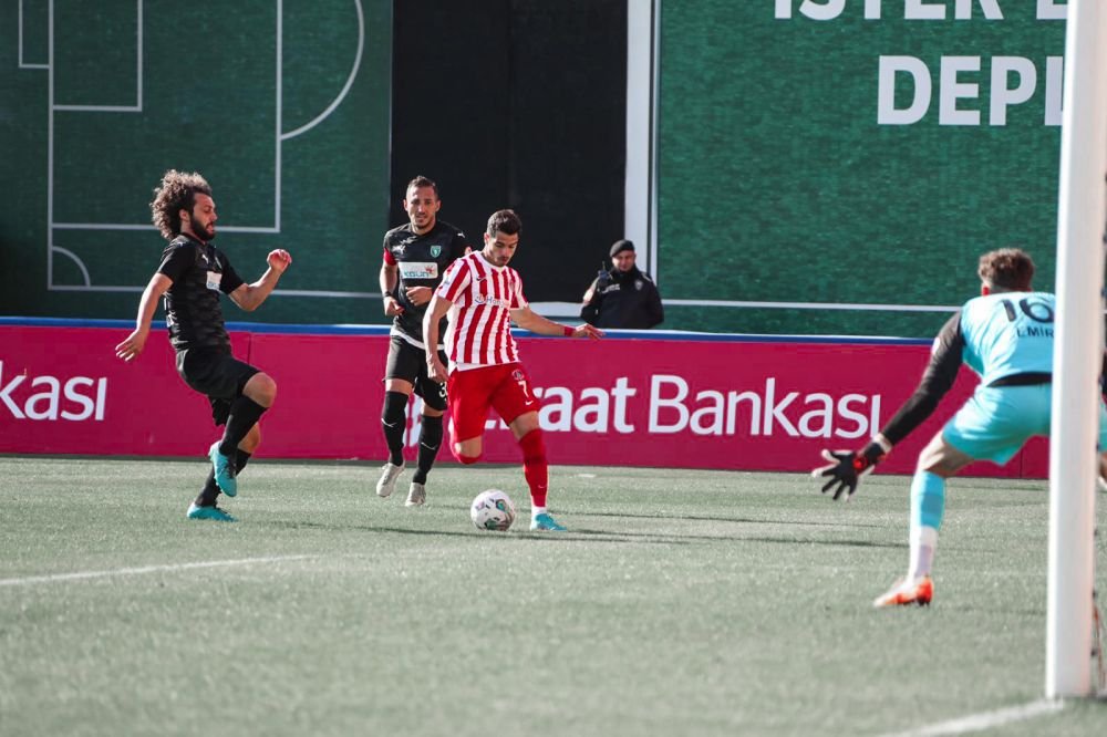 Umraniyespor, cu Valentin Gheorghe titular, e atât de slabă încât nu le-a depășit pe Gaziantep și Hatayspor, echipe retrase din campionat!_14