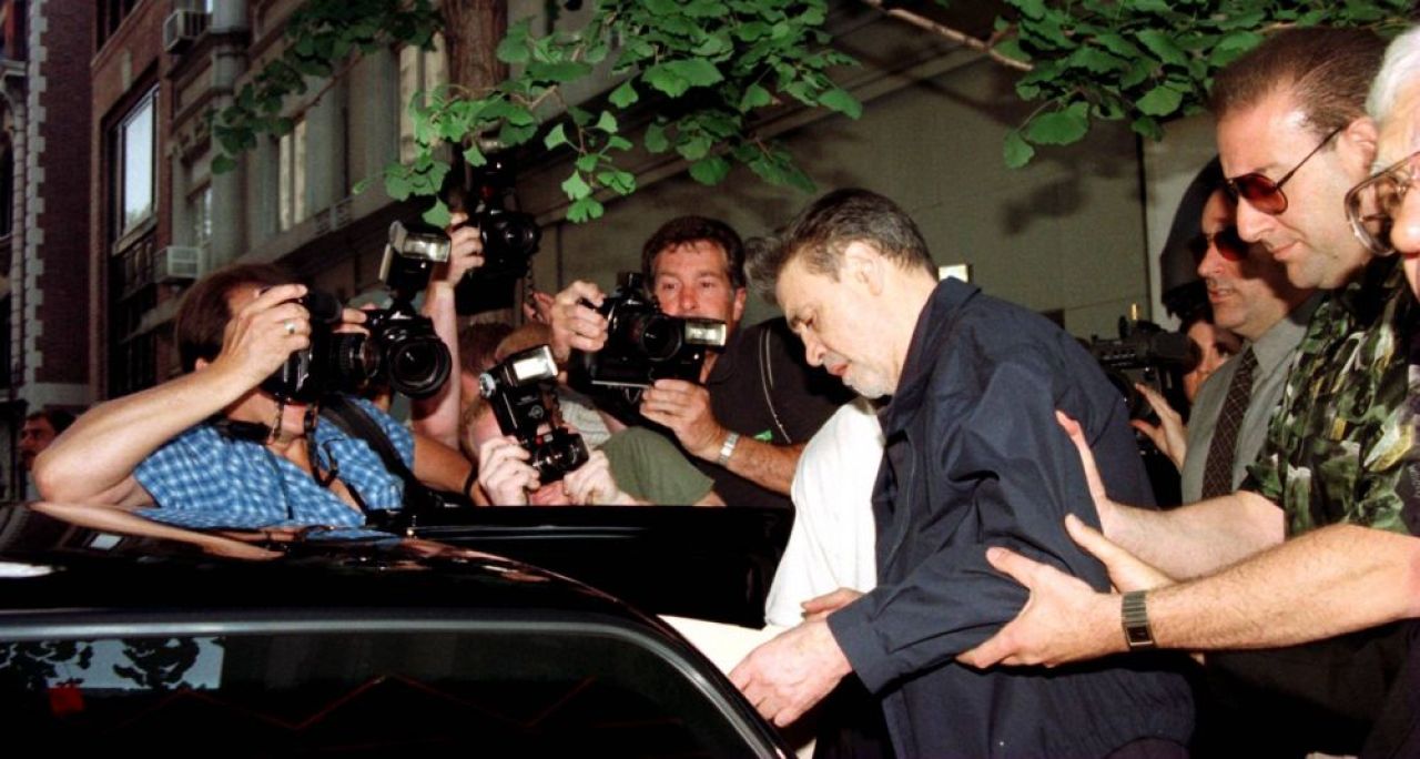 Povestea boxerului care a ajuns șeful nebun al Mafiei. Trei decenii s-a îmbrăcat în halat de baie_10
