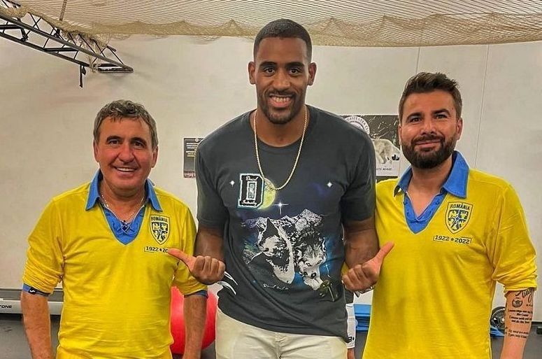 Benny Adegbuyi a dezvăluit cu ce echipă de fotbal ține: „Ne-a adus cele mai multe bucurii de-a lungul anilor!”_25