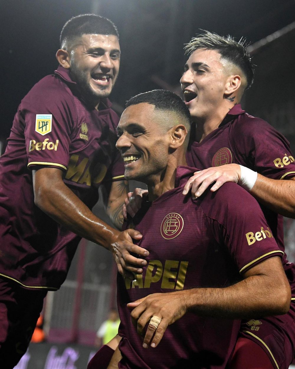 Jose Sand, atacantul care a refuzat FCSB, este ”cel mai longeviv golgheter din istorie”! Înscrie de un sfert de secol în prima ligă din Argentina_1
