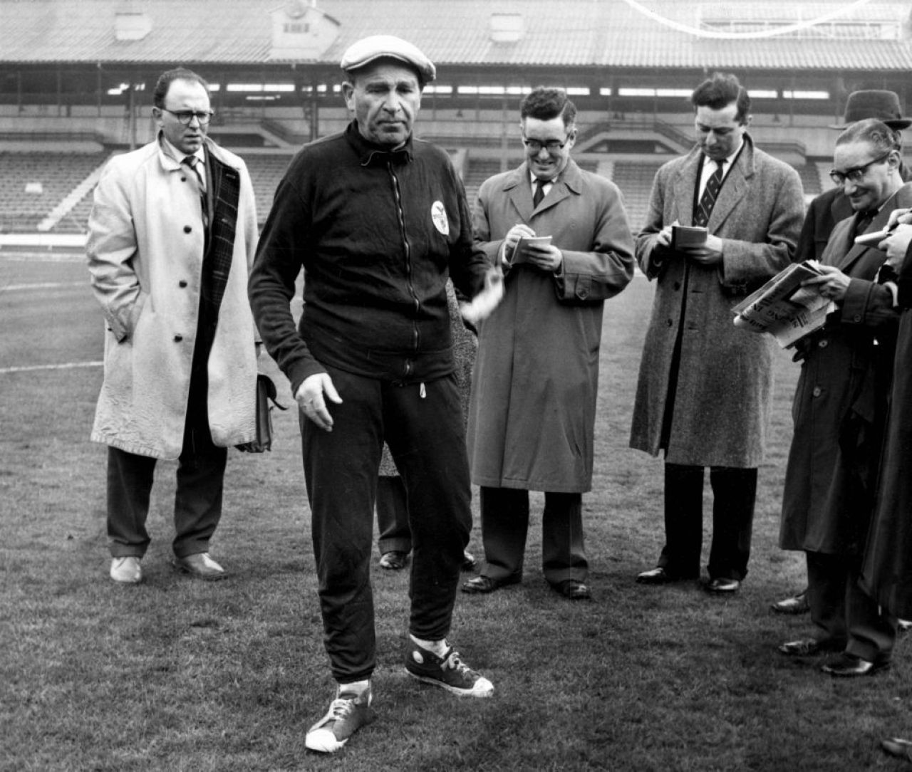 Benfica Lisabona și blestemul lui Bela Guttman, fostul antrenor de la Ciocanul București, care rezistă de peste 60 de ani! _4