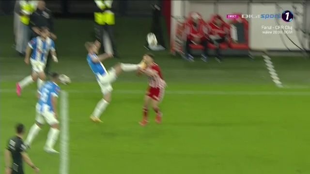 A dat gol, a luat roșu direct și ratează meciurile cu FCSB și CFR Cluj!_5