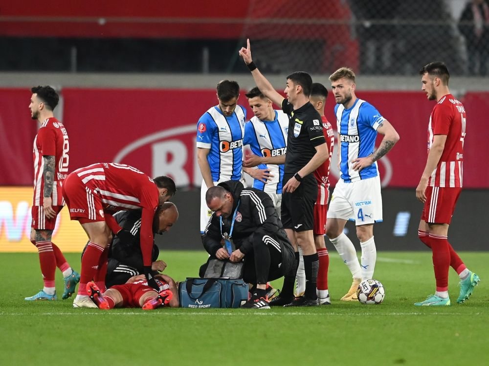 A dat gol, a luat roșu direct și ratează meciurile cu FCSB și CFR Cluj!_8