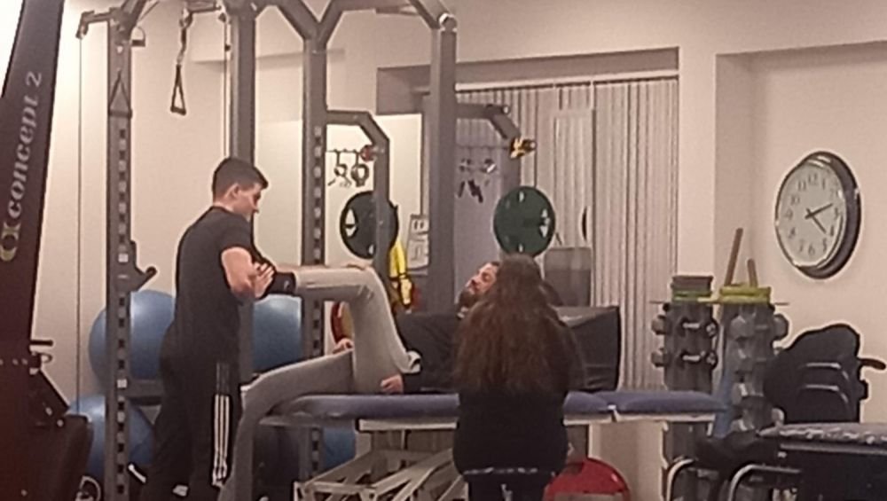 O băutură din club i-a distrus viața la doar 21 de ani! Imagini cutremurătoare cu fostul jucător al academiei lui Arsenal_9