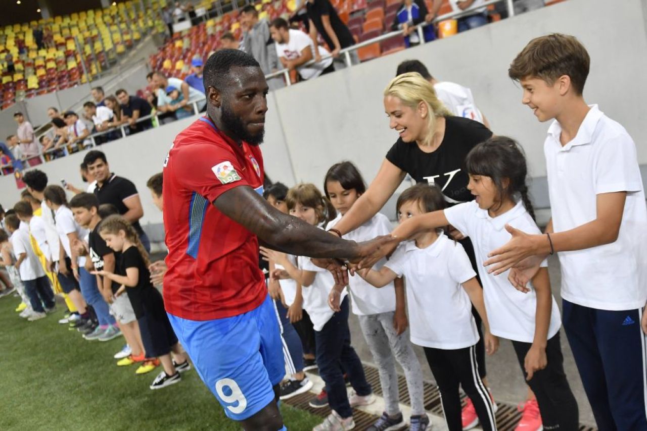 Jucătorul de la FCSB de aproape 100 kg: „Făcea fasting între excursiile de la masă la bufet!” Dezvăluirea lui Mihai Stoica _17