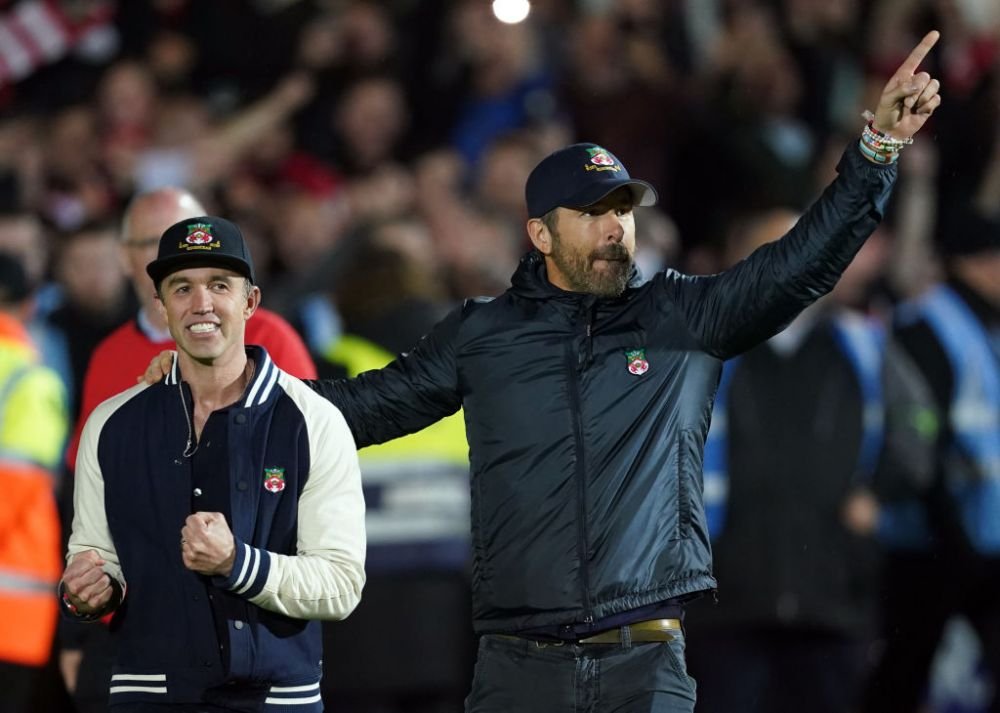 Actorul Ryan Reynolds a izbucnit în plâns după ce Wrexham, cu 110 puncte și 115 goluri, a promovat în fotbalul profesionist englez!_7