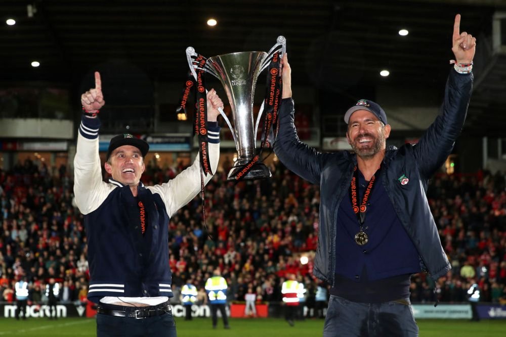 Actorul Ryan Reynolds a izbucnit în plâns după ce Wrexham, cu 110 puncte și 115 goluri, a promovat în fotbalul profesionist englez!_11