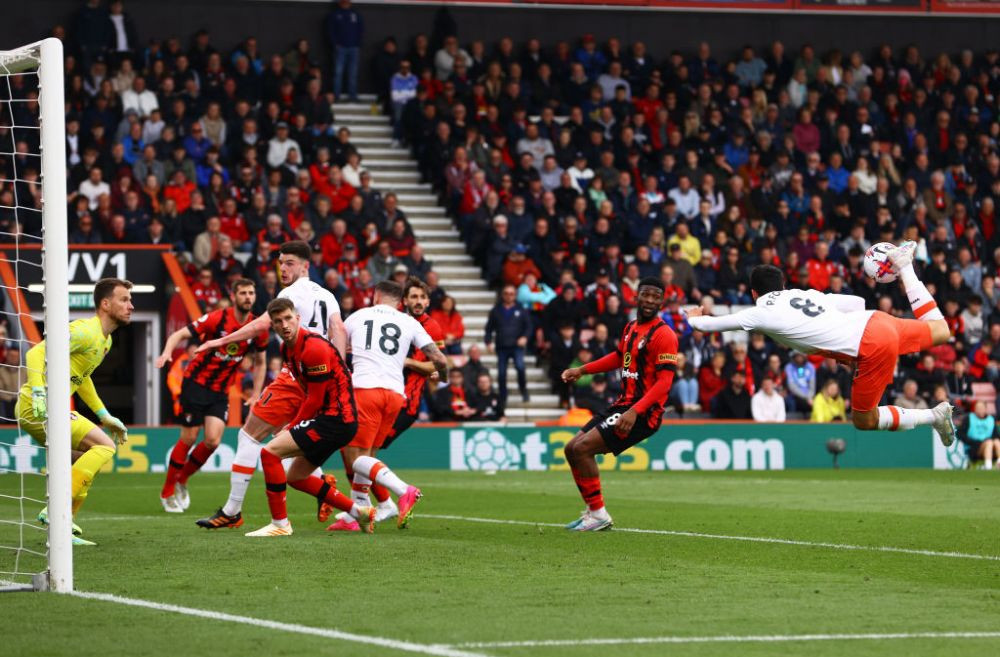 A marcat un gol spectaculos cu 'lovitura scorpion', apoi a izbucnit în lacrimi pe teren. Reușita momentului în Premier League_4