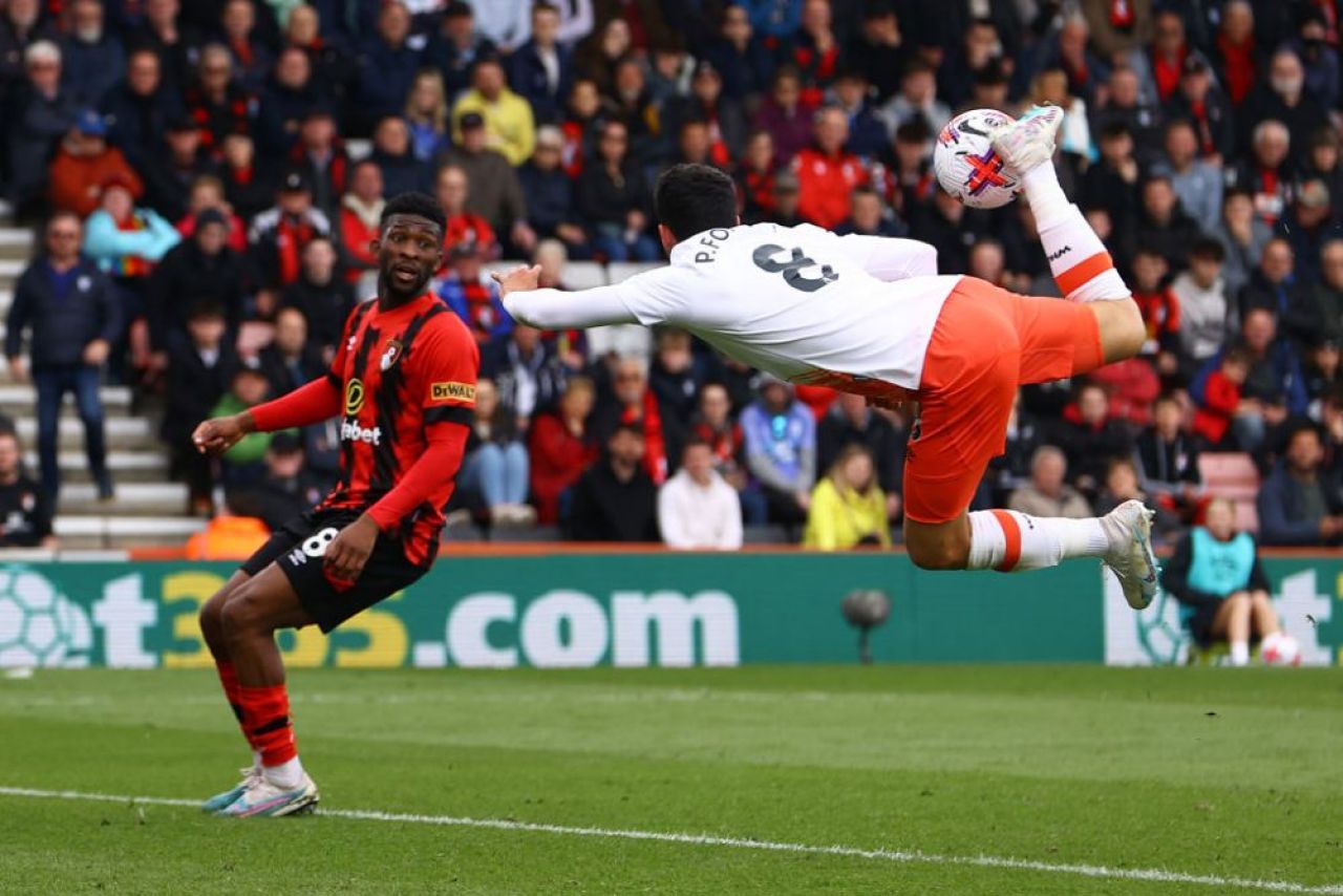 A marcat un gol spectaculos cu 'lovitura scorpion', apoi a izbucnit în lacrimi pe teren. Reușita momentului în Premier League_5