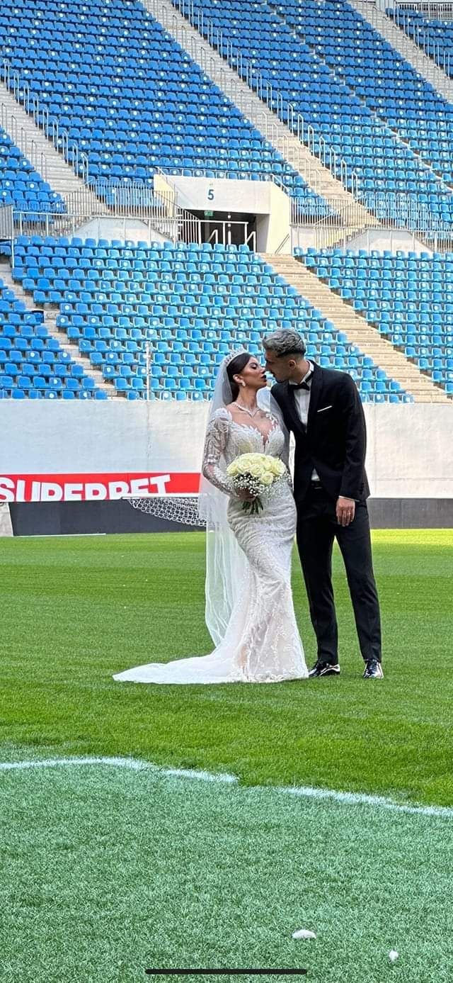 Zi mare pentru Andrei Ivan! S-a însurat și și-a dus soția pe „Ion Oblemenco”! Imagini spectaculoase _39