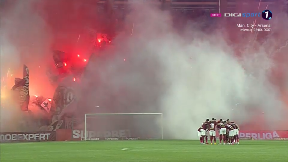 Spectacol pirotehnic spectaculos pe Giulești, înaintea fluierului de start! Rapid - FCSB a fost întârziat câteva minute_3