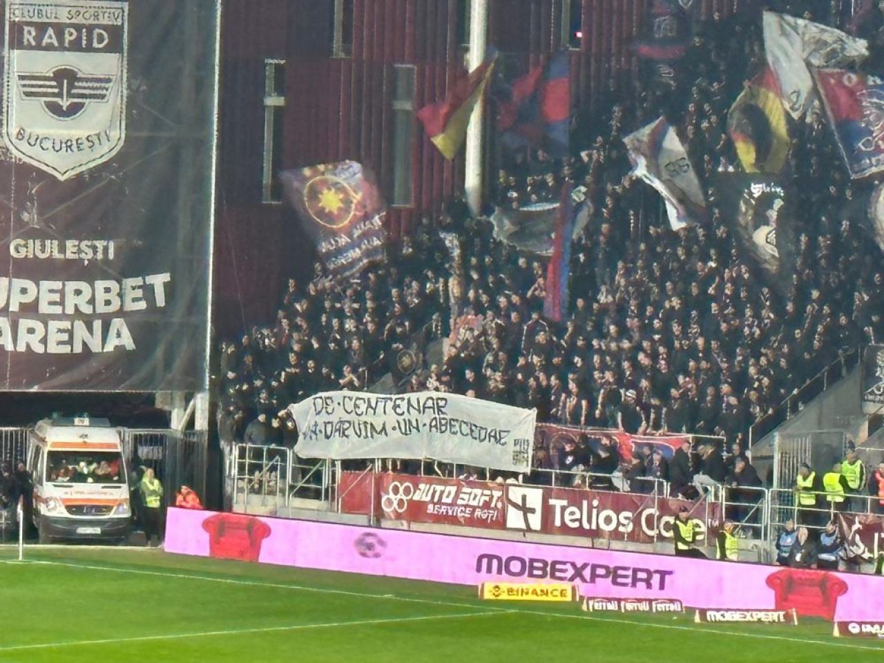 Fanii FCSB-ului au râs de rapidiști pe Giulești. Primul banner afișat _4