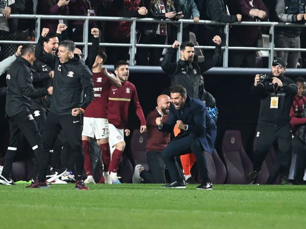 Rapidiștii din garda veche îl laudă pe Mutu după victoria cu FCSB: