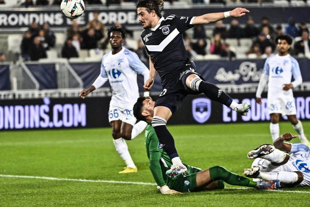 Alexi Pitu și-a câștigat locul de titular la Bordeaux! Dublă ratare uluitoare pentru român în victoria convingătoare cu Grenoble_10