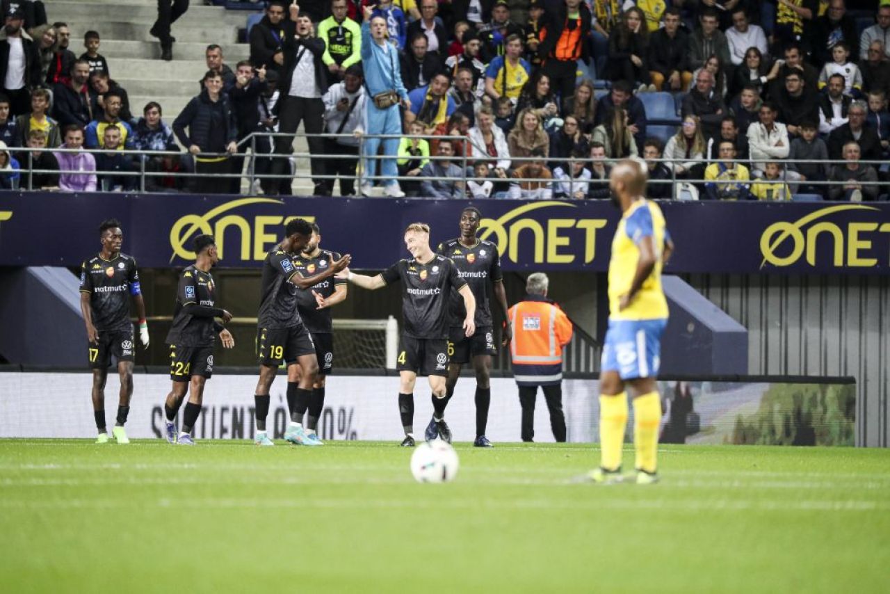 A retrogradat cu Dinamo și a prins contractul carierei. Fostul jucător al ”roș-albilor” e titular în Franța_1
