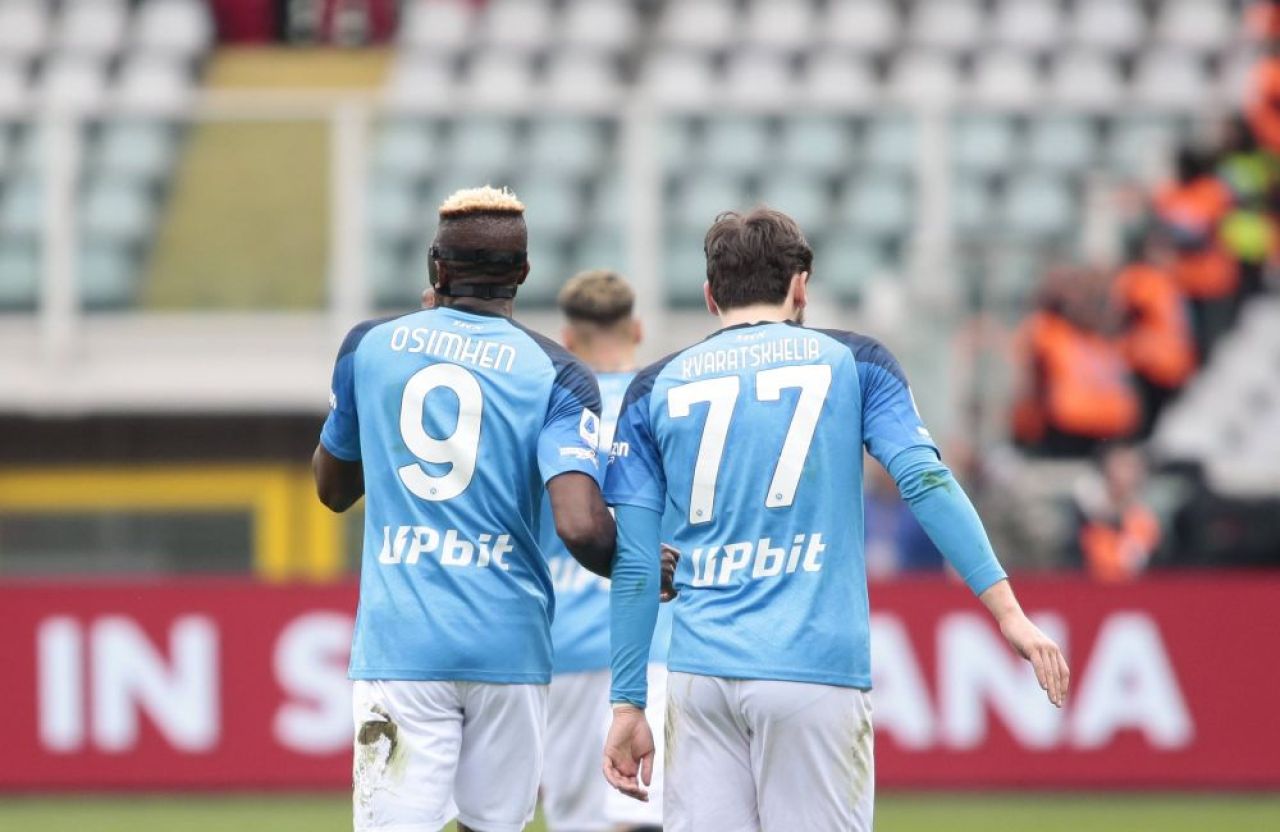 Victor Osimhen sau Khvicha Kvaratskhelia? Cine dintre cei doi de la Napoli este cel mai bun jucător din Serie A în acest sezon_8