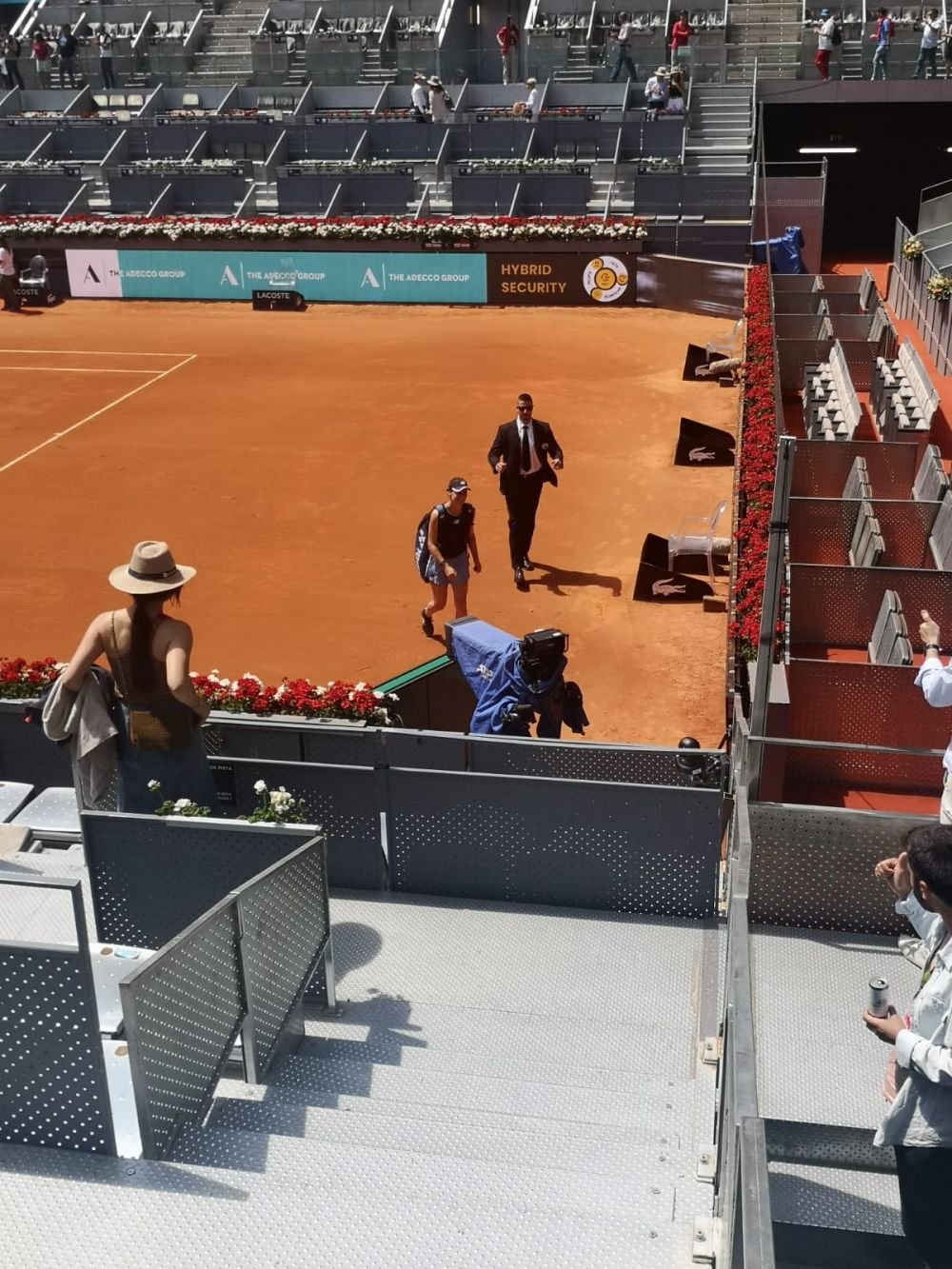 Susținută peste tot! Ion Țiriac jr., spectator de lux la prima victorie a Soranei Cîrstea din Madrid, în 2023_3
