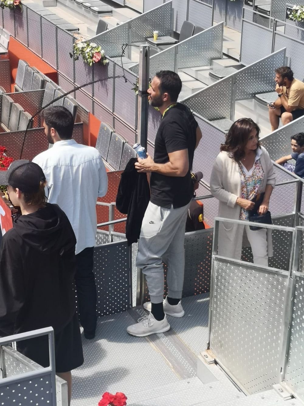 Susținută peste tot! Ion Țiriac jr., spectator de lux la prima victorie a Soranei Cîrstea din Madrid, în 2023_4